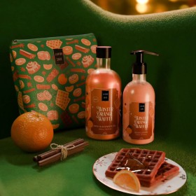Lavish Care Christmas Gift Bag Set Winter Orange Waffle - Χριστουγεννιάτικο Σετ με Αφρόλουτρο 500ml & Κρέμα Σώματος 300ml